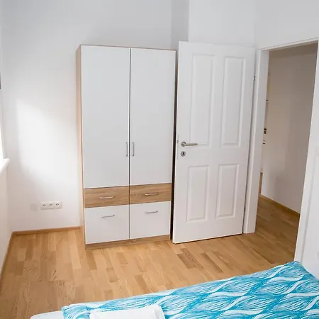 Apartment Debo Schoenbrunner Strasse - Contactless Check In *