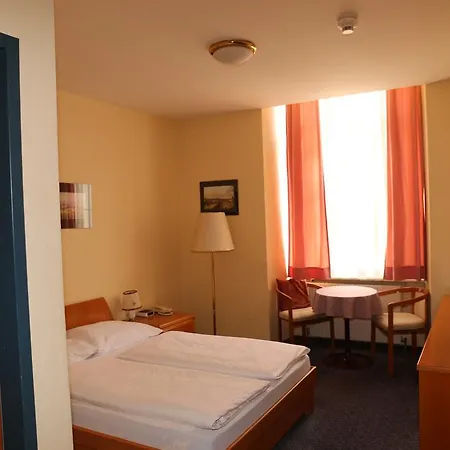 Very Apartments, 5 Min To Center, No Reception 3*