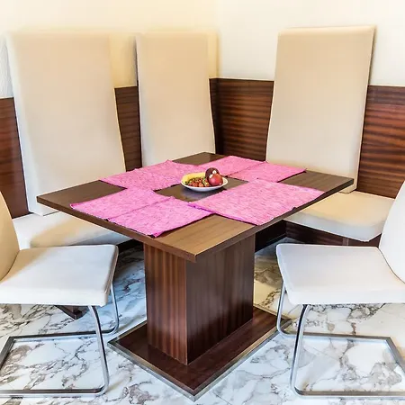 Living Hoher Markt Apartment