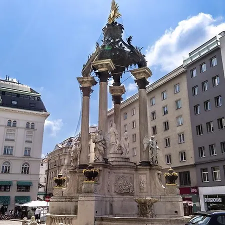 Living Hoher Markt Lägenhet