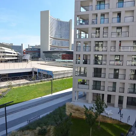 Apartamento Donau-city Strasse 12 Apartment. *
