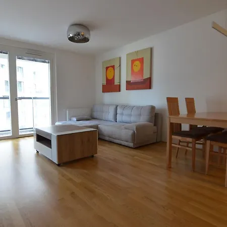 Donau-city Strasse 12 Apartment. Vienna