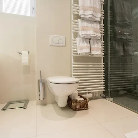 450m² Luxus-wohnung Mit Dachterrasse Apartment *