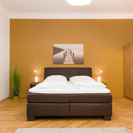 Zirkus 1020 Apartment