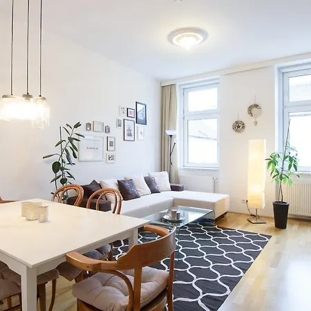 Leopold Apartment *