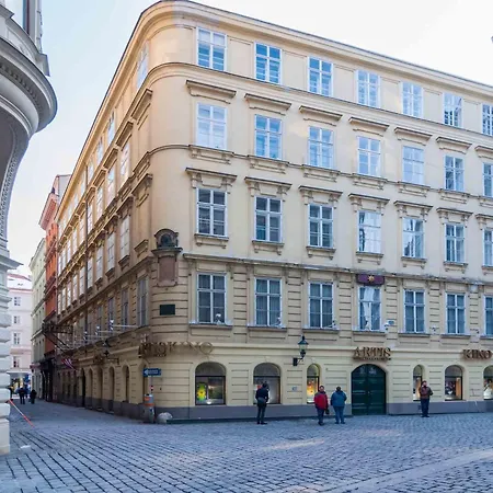 Elegant Apartment