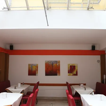 Carina Hotel 3*
