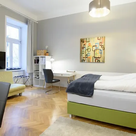 Midtown Apartment *
