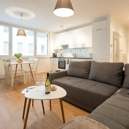 Hot Spot Apartment *