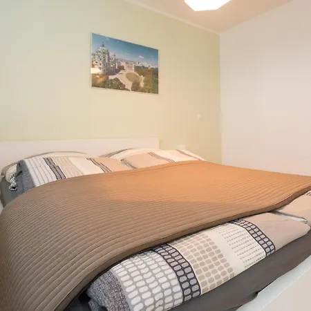 Hot Spot Apartment *