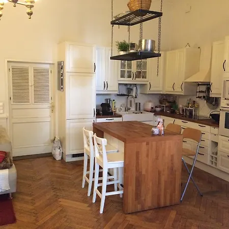 With Garden And Pool Apartment Vienna