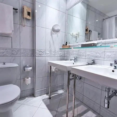Koenig Von Ungarn Hotel 4*