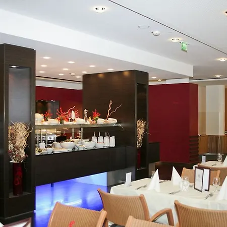 Strudlhof Отель 4*