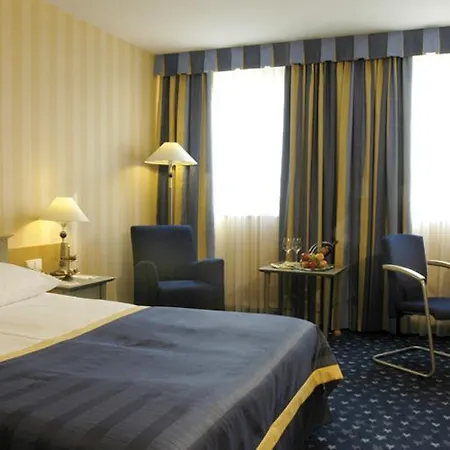Nh Danube 4*