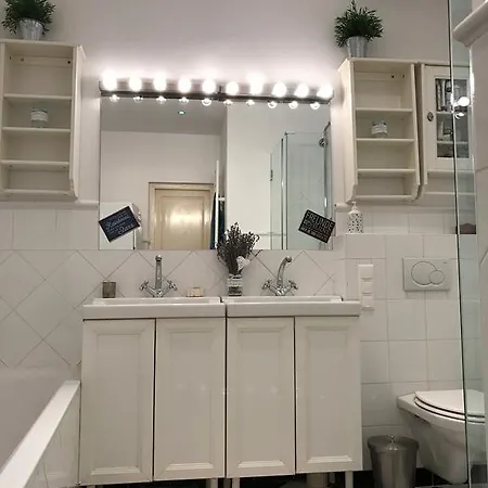 Apartment With Garden And Pool Vienna