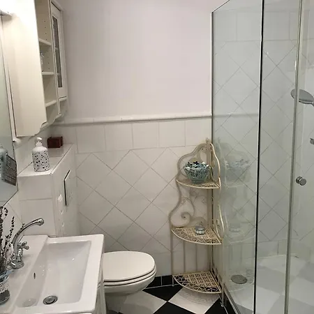 Apartment With Garden And Pool