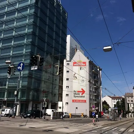 维也纳中心生活海滨公寓 *