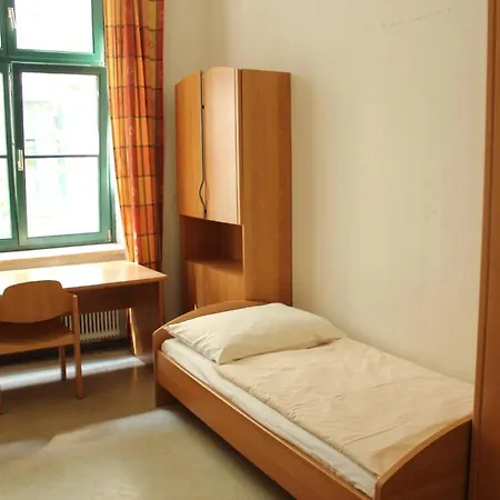 Hostel Porzellaneum Vienna