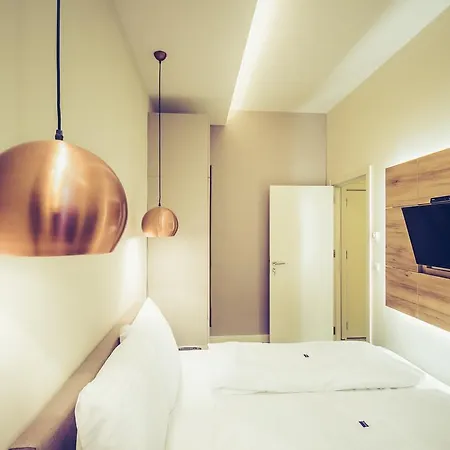 Aurellia City Apartment