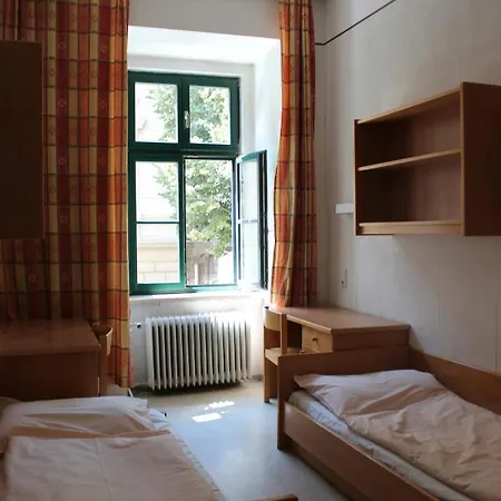 Hostel Porzellaneum Vienna