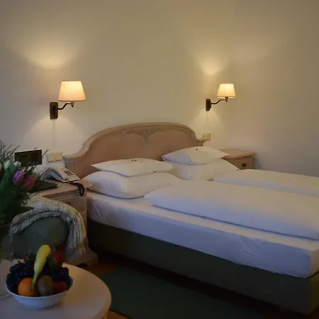 Fuhrgassl-huber 4* Vienna