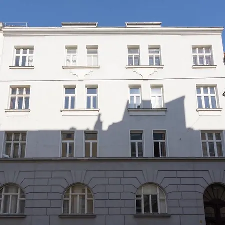 Nomio's City Apartment *