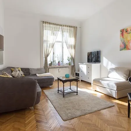 Nomio's City Apartment *