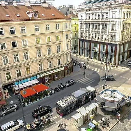 Living Hoher Markt *
