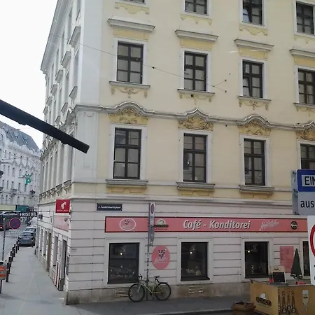 Felicitas Vienna