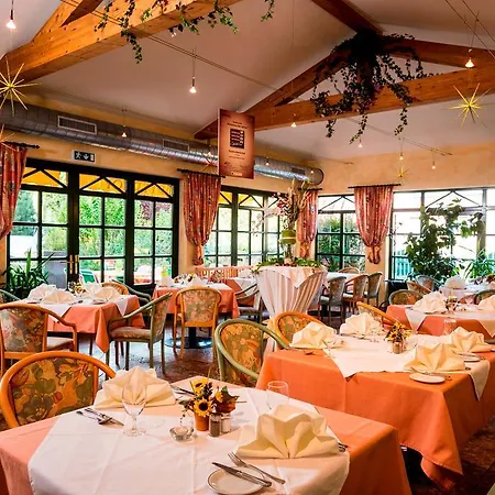 Hotel Strebersdorferhof 3*