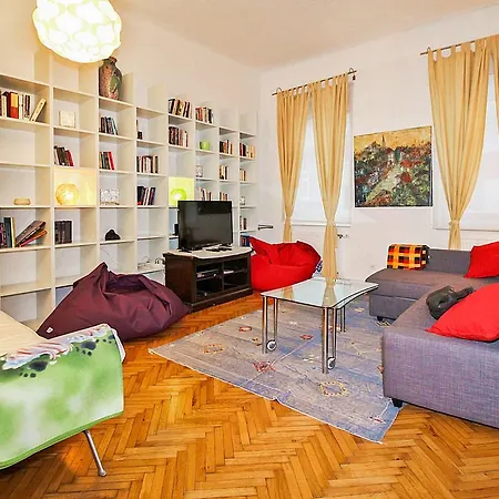 Am Hundsturm Apartment *