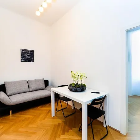 Galerie 18 Apartment