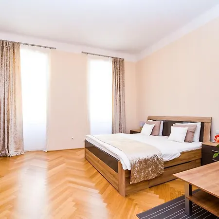 Apartment Galerie 18 *
