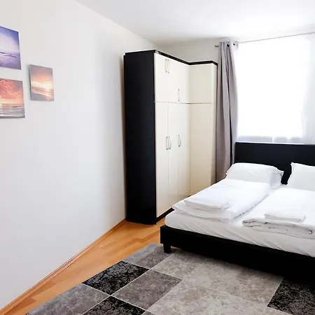 Amici Prater Apartment *