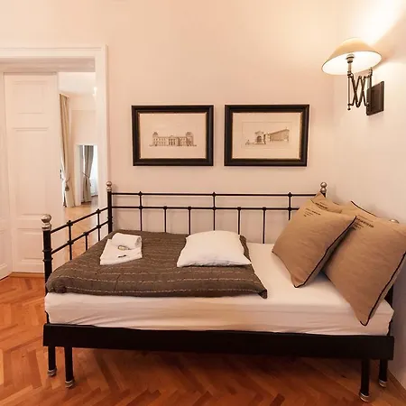 Apartment Elegant