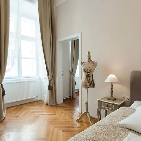 Elegant Apartment Vienna