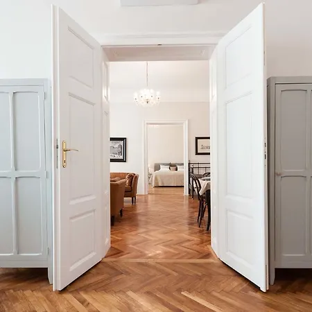 Elegant Apartament