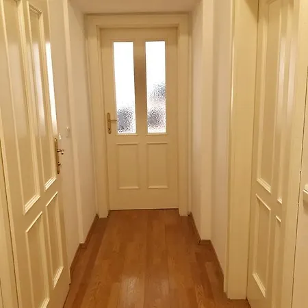 Downtown Apartment *