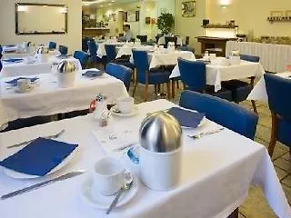Excellence Hotell 4*