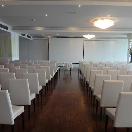 Suitehotel Kahlenberg 3*