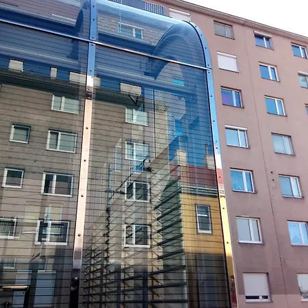 Paradies - U1 Station Altes Landgut Apartment *