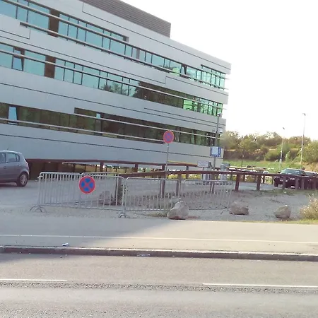 Apartment Paradies - U1 Station Altes Landgut Vienna