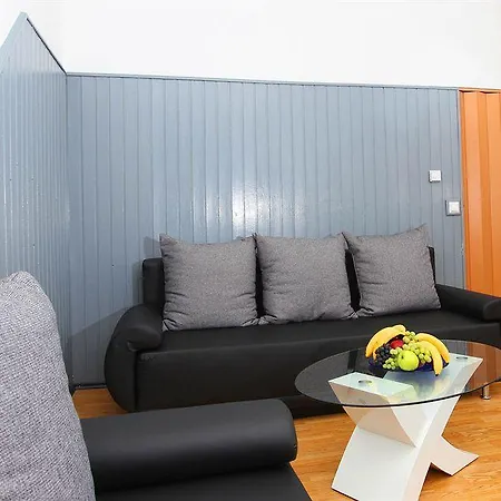 Royal Belvedere Apartment *