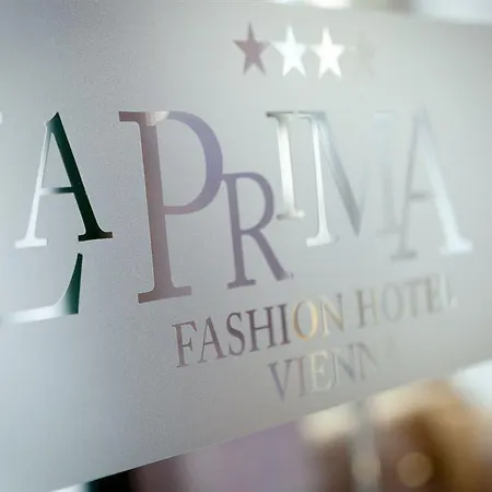 Fortyplusone - Newly Renovated! 4* Viena