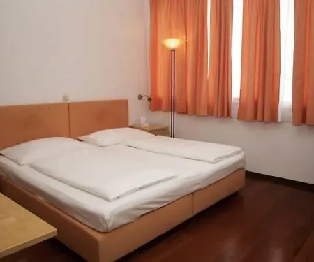 Hillinger Hotel 3*
