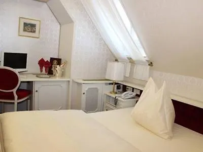 Elaya City Center 4*