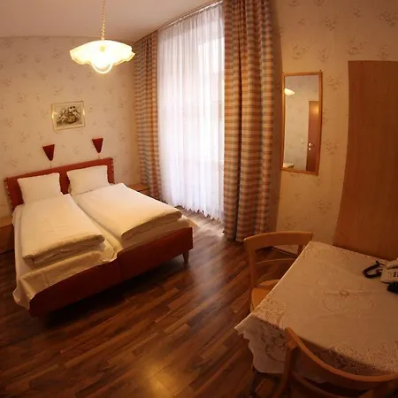 Arpi Bed & Breakfast 3*