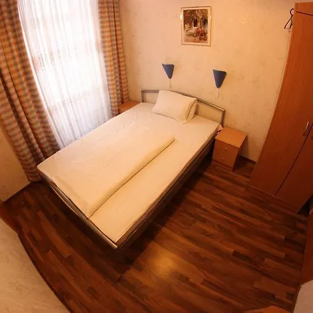 Arpi Bed & Breakfast 3*