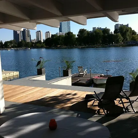 Ajo Apartments - Alte Donau Waterfront - Self-Check-In Apartment