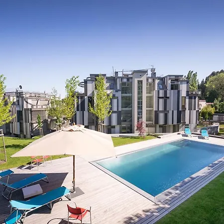 Garden Apartment *